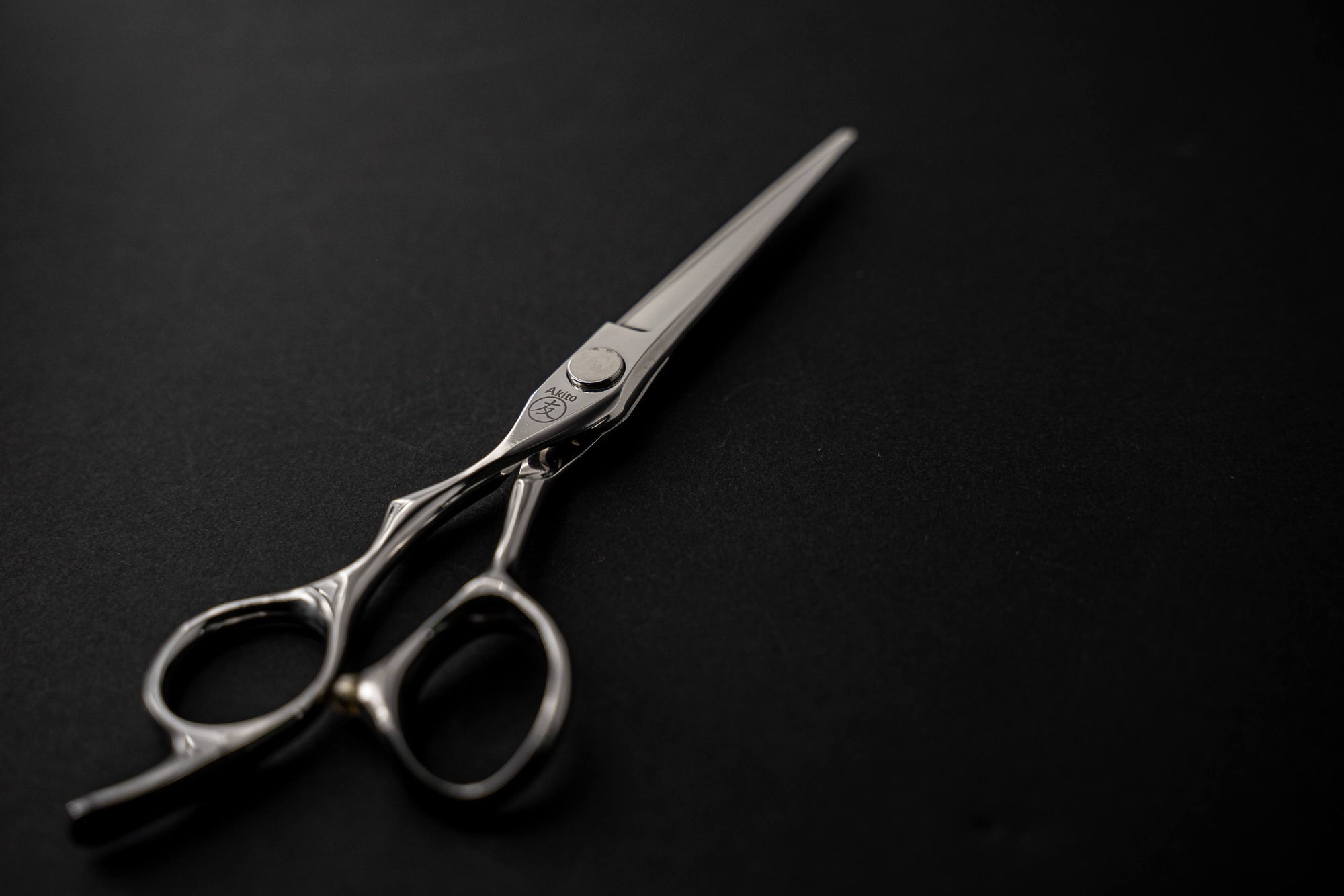 Kaito 5.5Inch Scissors On black