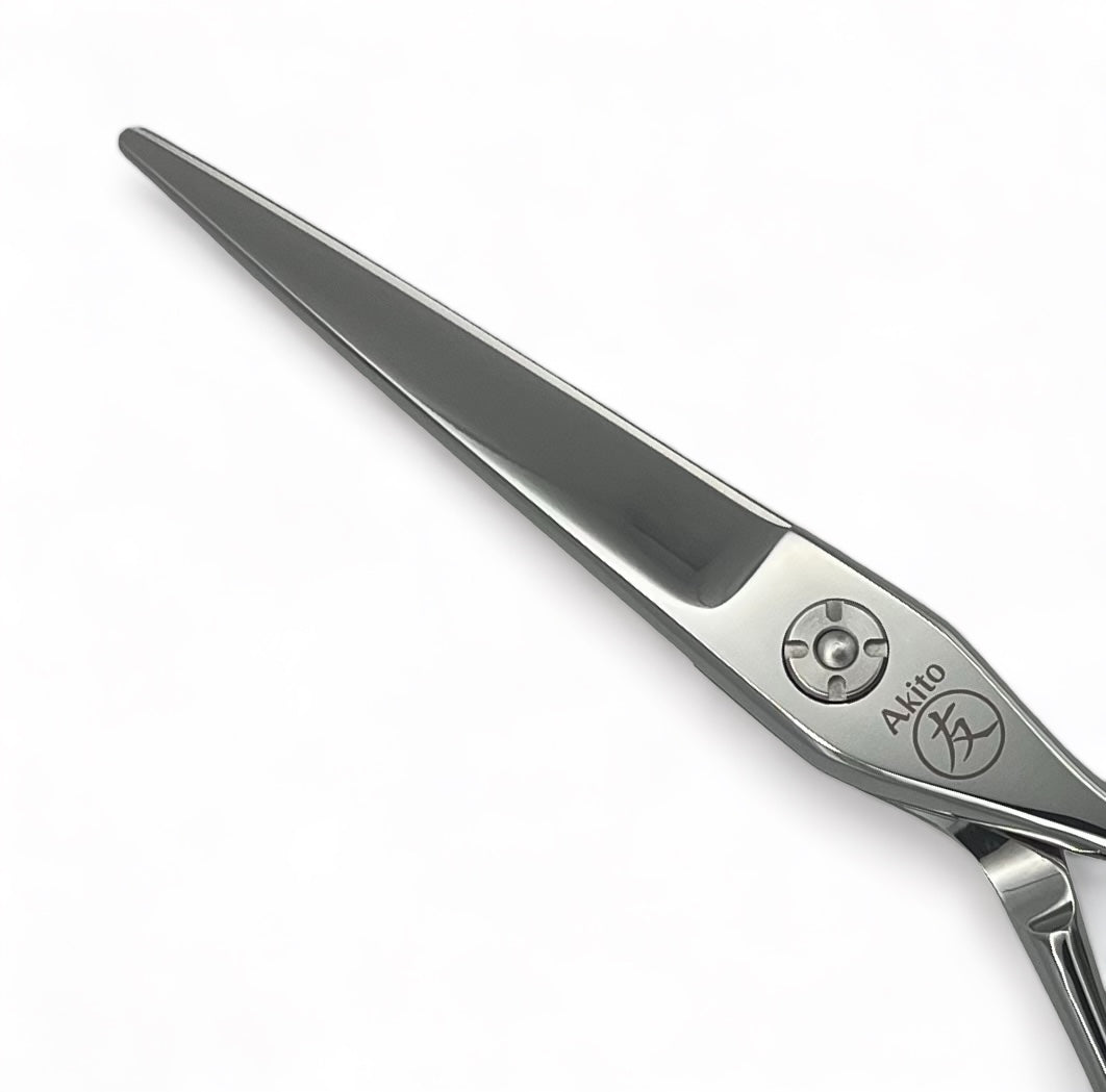 Okami Hairdresser Scissors in 5.5 inch on white